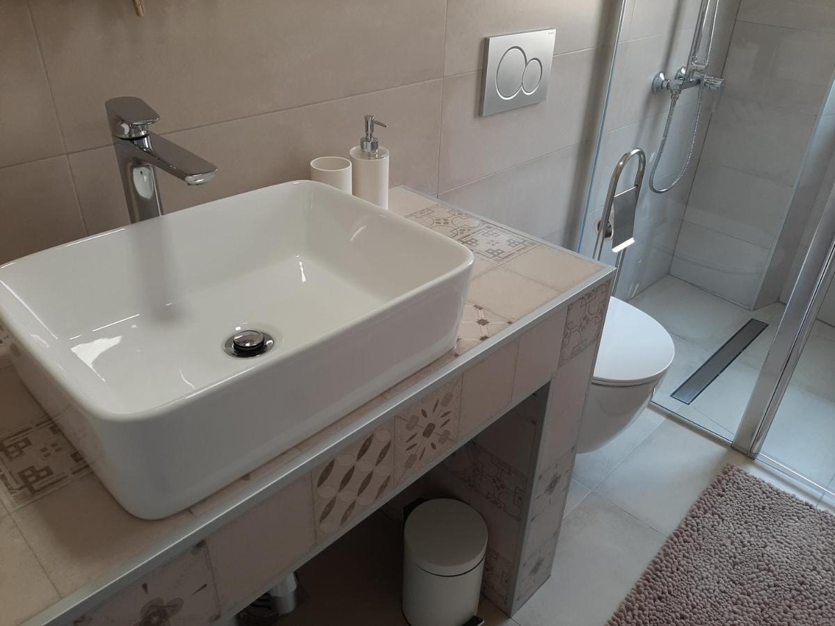 Apartment Lino - City Center Rovinj Buitenkant foto